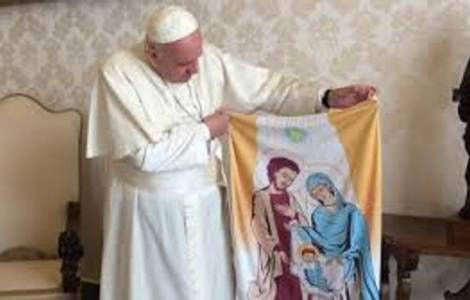 Papa Francesco con una Balconera del Uruguay